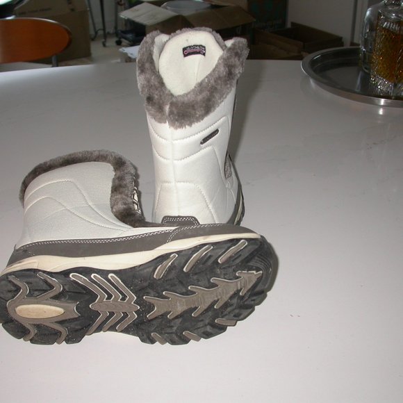 Extreme Snowflake White Snow Boots - Picture 2 of 5